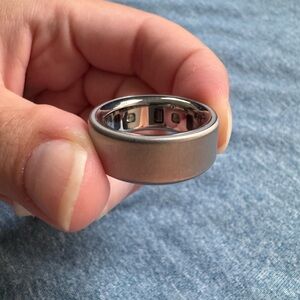 Oura Ring 4 Brushed Silver Size 7